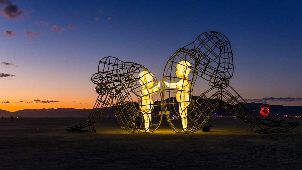 love-sculpture-children
